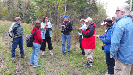 Invasive Blitz Students in the Field